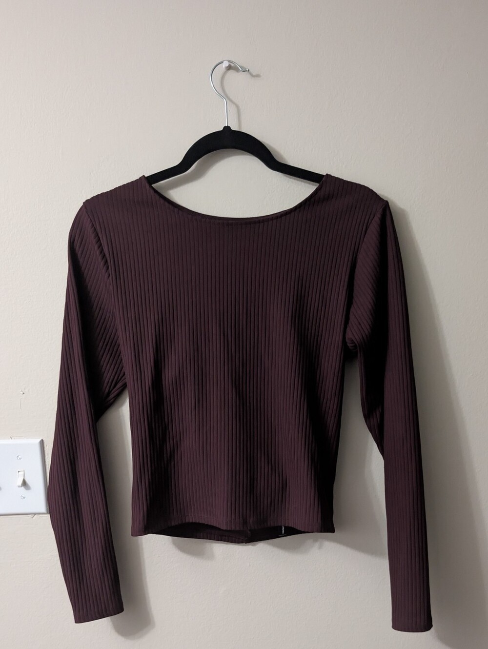 Victoria Secret Pilates Long Sleeve Ribbed Twist-Back Top in Burgundy